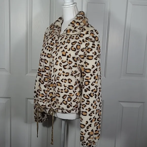 NWT Leopard Print Coat Jacket Faux Fur VS PINK & Know One Cares Large - Picture 8 of 17